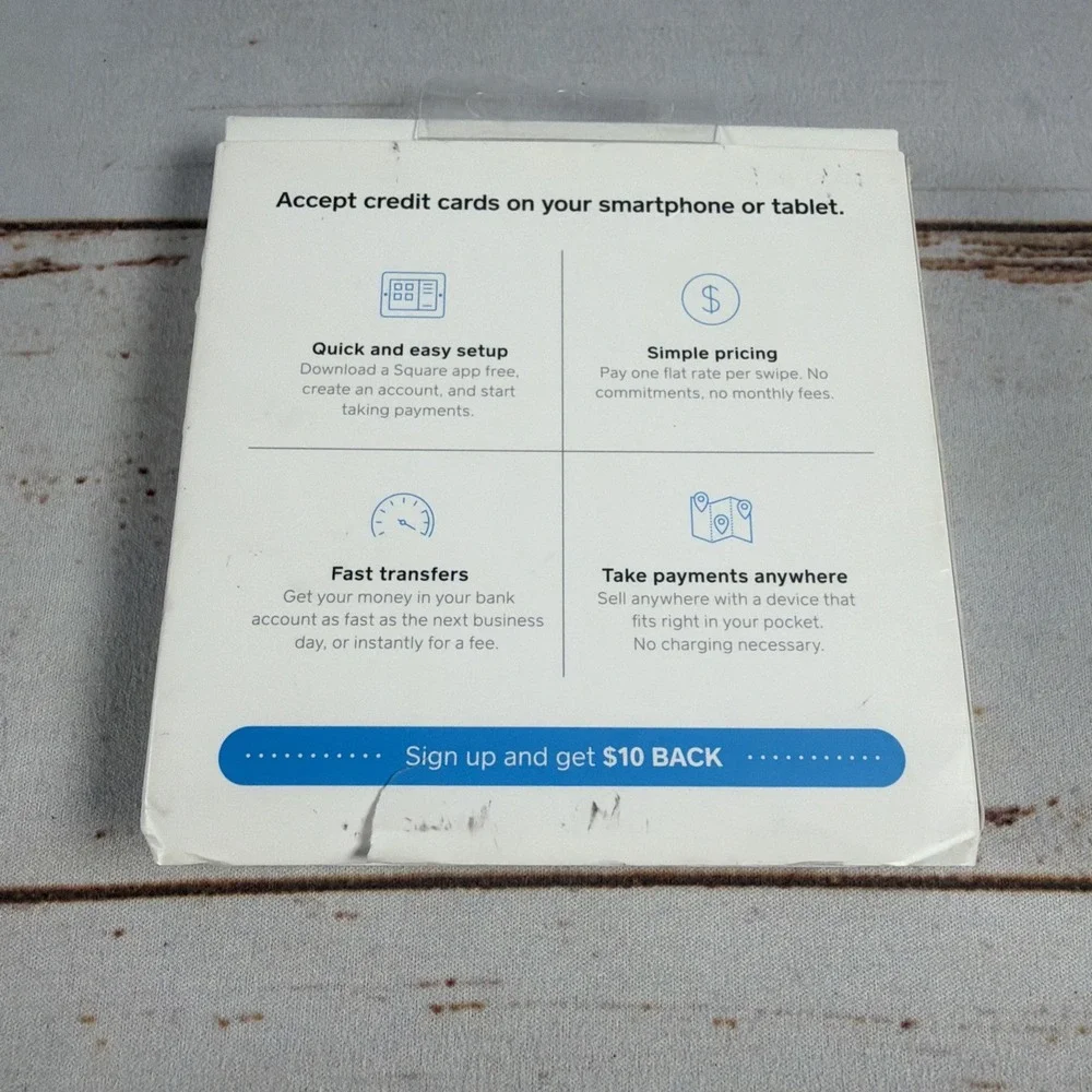 Square Card Reader 3.5mm Headphone Jack Connector iPhone Android New Damaged Box
